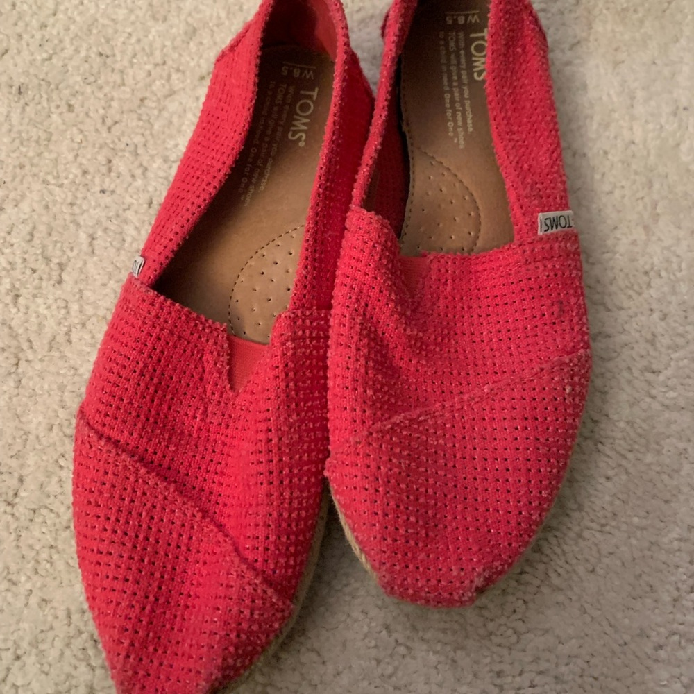 Pink toms